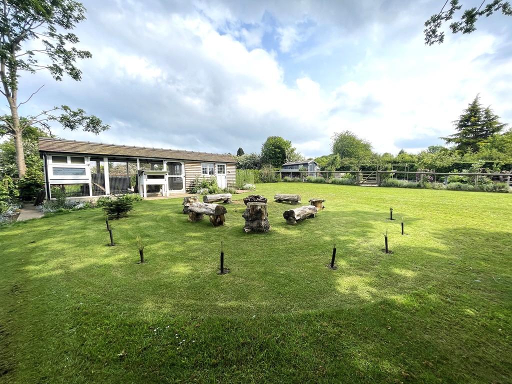 Highwood Road, Uttoxeter 5 bed detached house for sale £600,000