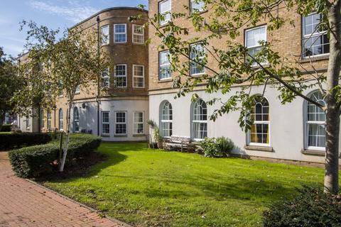 2 bedroom ground floor flat for sale, John Batchelor Way, Penarth