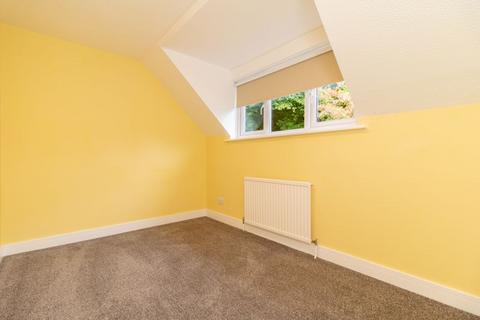 21 Hill View, Whyteleafe, CR3 0HE