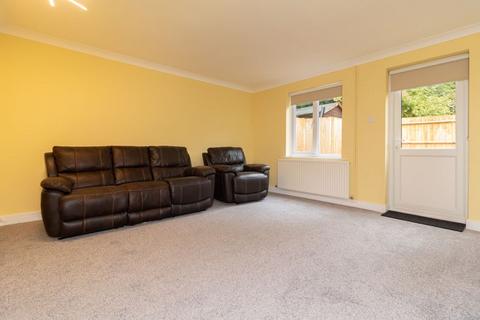 21 Hill View, Whyteleafe, CR3 0HE