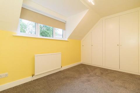 21 Hill View, Whyteleafe, CR3 0HE