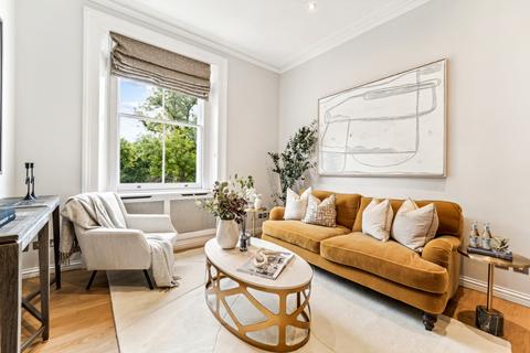 2 bedroom flat for sale, Onslow Gardens, London