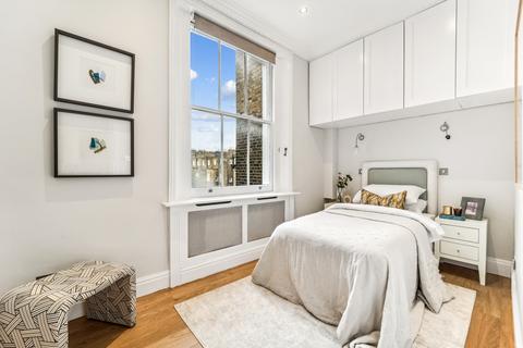 2 bedroom flat for sale, Onslow Gardens, London