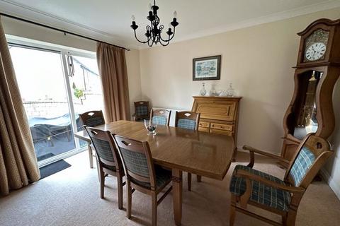 86 Treffry Road, Truro, TR1 1WE