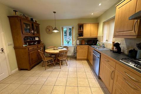 86 Treffry Road, Truro, TR1 1WE
