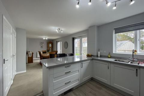 2 Landerslee Drive, Truro, TR1 3GF