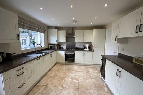 15 Trevince Road, Carnon Downs, Truro, TR3 6FN