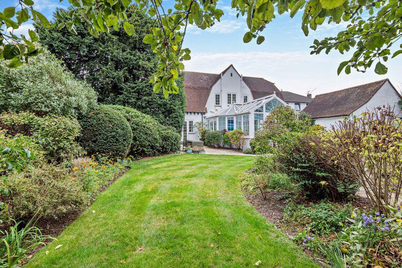 Avenue Road, Epsom 4 bed detached house for sale £1,650,000