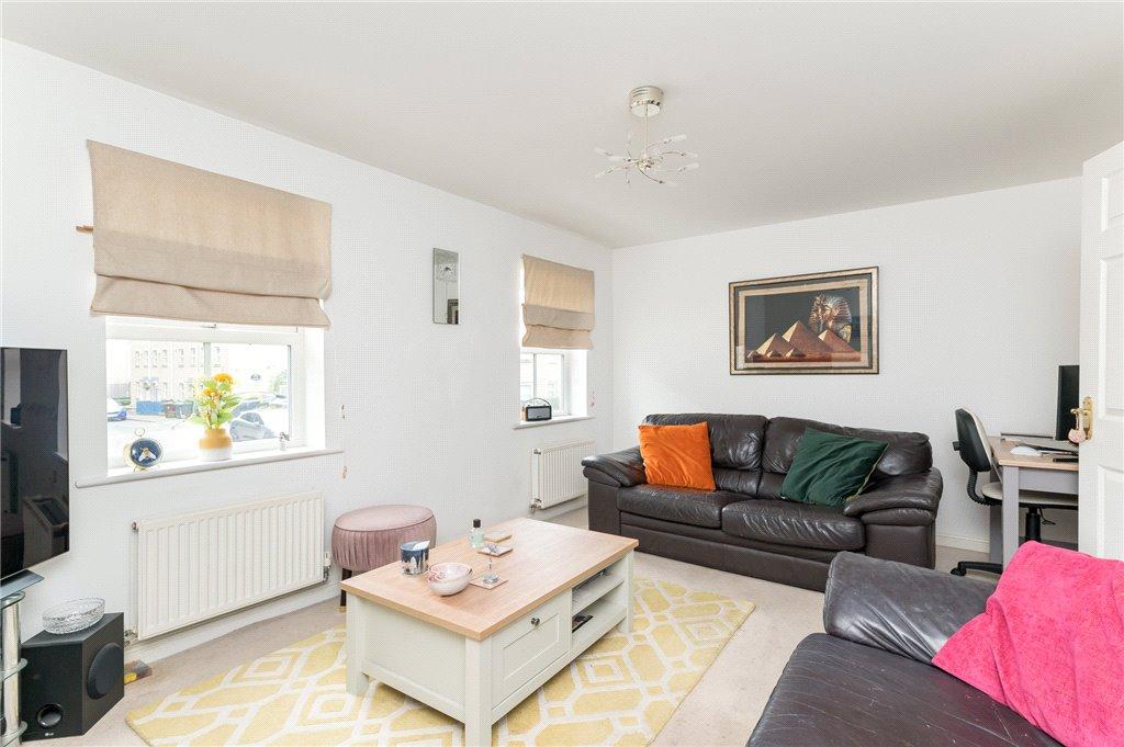 Swan Avenue, Eldwick, Bingley 3 bed townhouse for sale £274,950