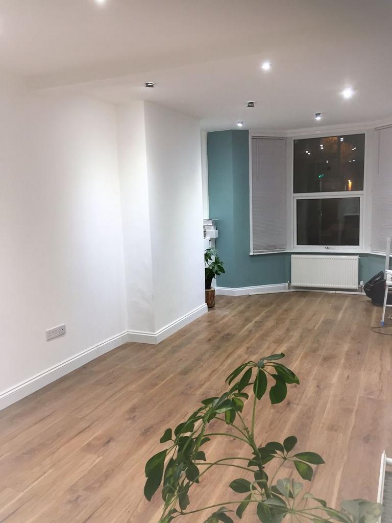 Studio flat to rent with bills included, County Road, Town Centre 1 bed