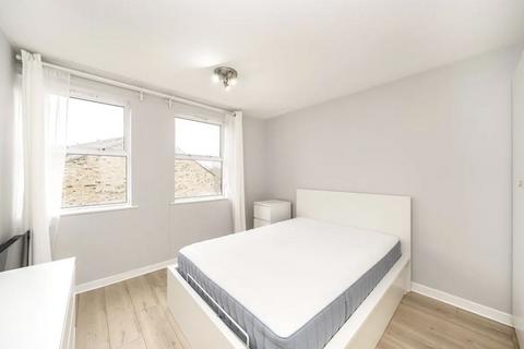 2 bedroom flat to rent, Deptford Church Street, London