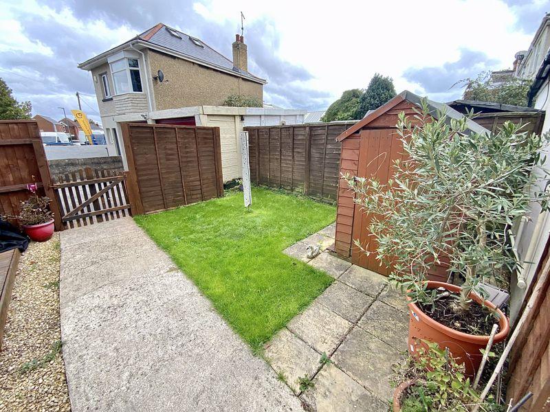 Inverleigh Road, Southbourne, Bournemouth 2 bed apartment for sale £