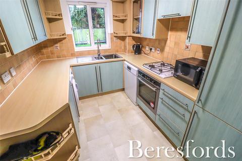 23 Poplar Close, South Ockendon, RM15 6TU