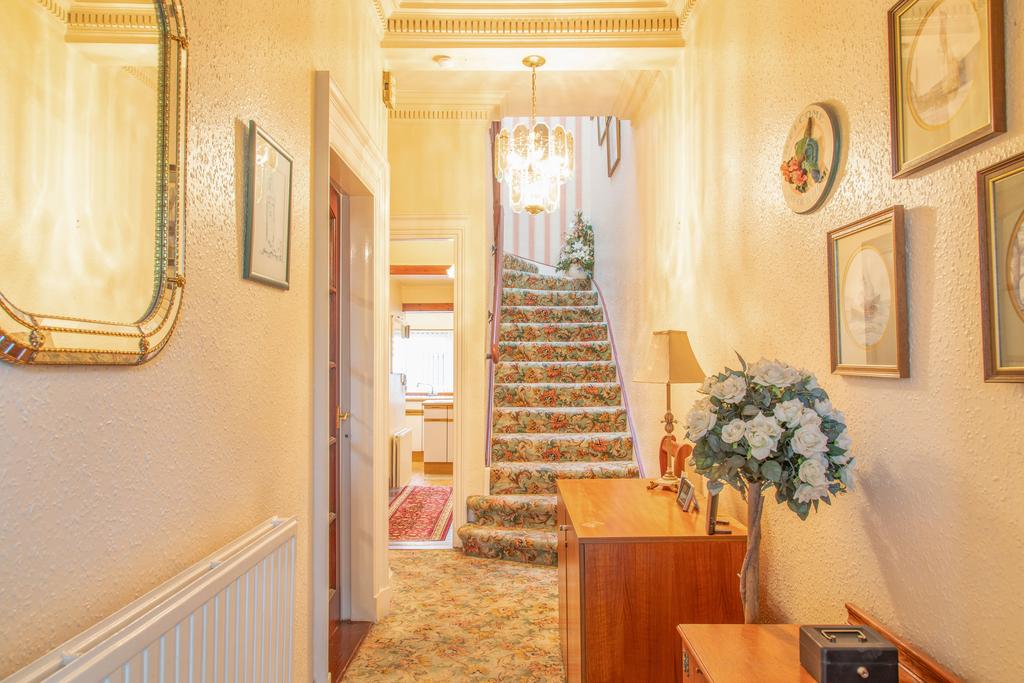 Causewayhead Road, Stirling FK9 4 bed semidetached house for sale £