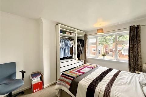 15 Flockton Crescent, Sheffield, S13 9QR