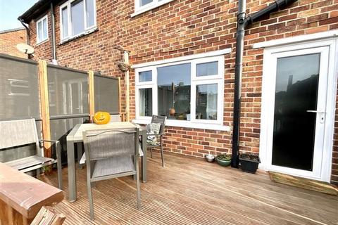 15 Flockton Crescent, Sheffield, S13 9QR