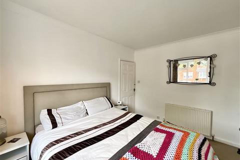 15 Flockton Crescent, Sheffield, S13 9QR