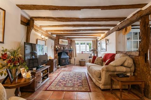 3 bedroom character property for sale, Oak Cottage, Bosbury, Ledbury, Herefordshire, HR8 1PX