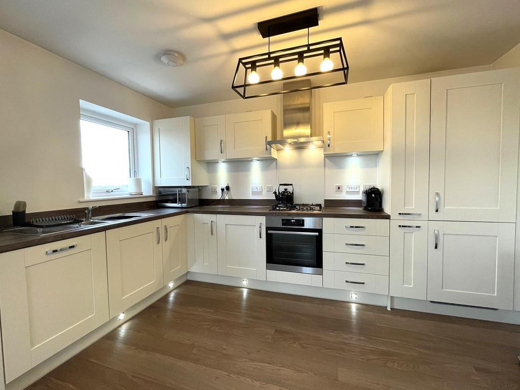 St Vincent Avenue, Newton Leys, Milton Keynes, MK3 2 bed apartment for sale £225,000