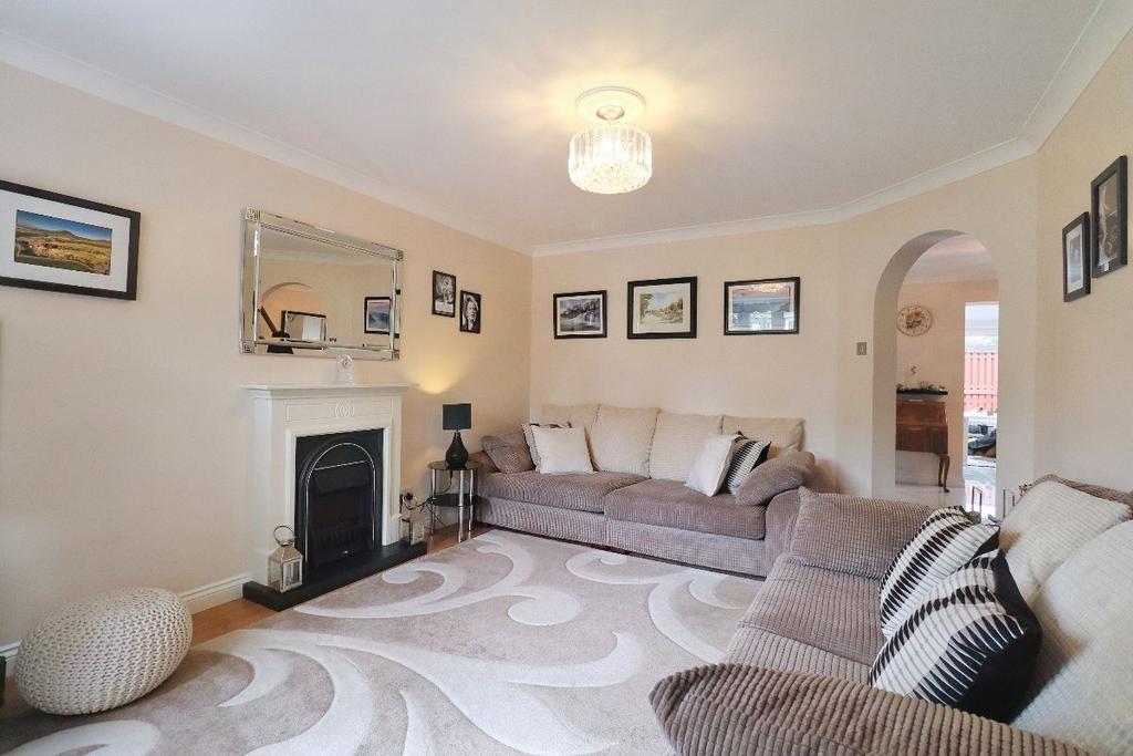 Faverdale, Darlington DL3 4 bed semidetached house for sale £220,000