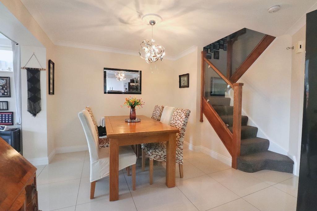 Faverdale, Darlington DL3 4 bed semidetached house for sale £220,000