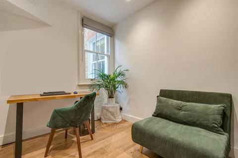 6 Trentham Street, London, SW18 5AT