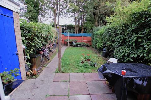21 De Havilland Close, Hatfield, AL10 0DS