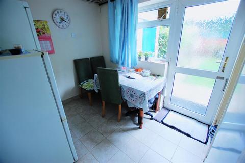 21 De Havilland Close, Hatfield, AL10 0DS