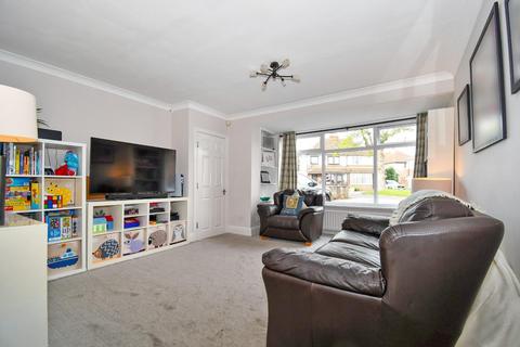 55 Fieldhead Road, Guiseley, Leeds, LS20 8DU
