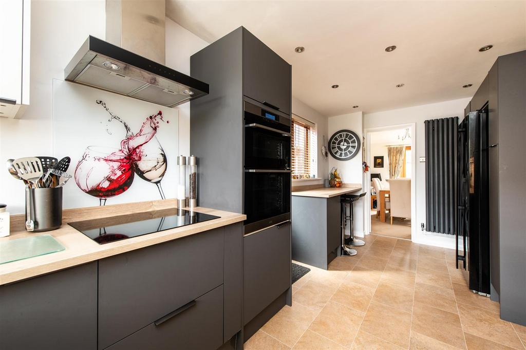 Lakeside Court, Brierley Hill 4 bed detached house for sale £475,000