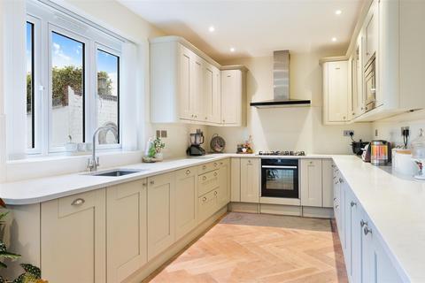150 Sandy Lane, Cheam, Sutton, SM2 7ES
