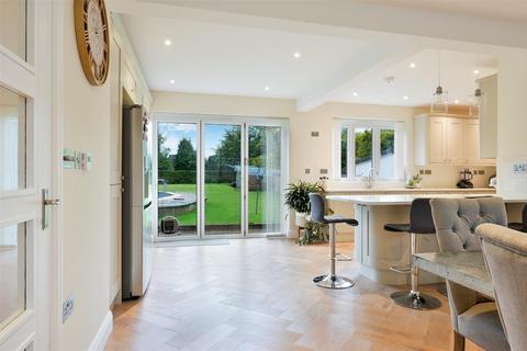 150 Sandy Lane, Cheam, Sutton, SM2 7ES
