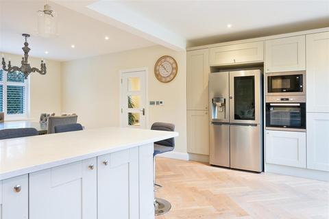 150 Sandy Lane, Cheam, Sutton, SM2 7ES