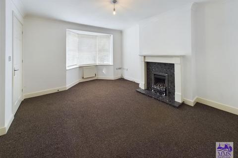 3 bedroom terraced house to rent, Reed Court, Greenhithe