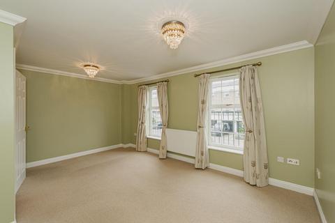 14 Cavendish Walk, Epsom, KT19 8AP