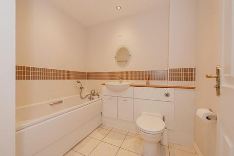 14 Cavendish Walk, Epsom, KT19 8AP