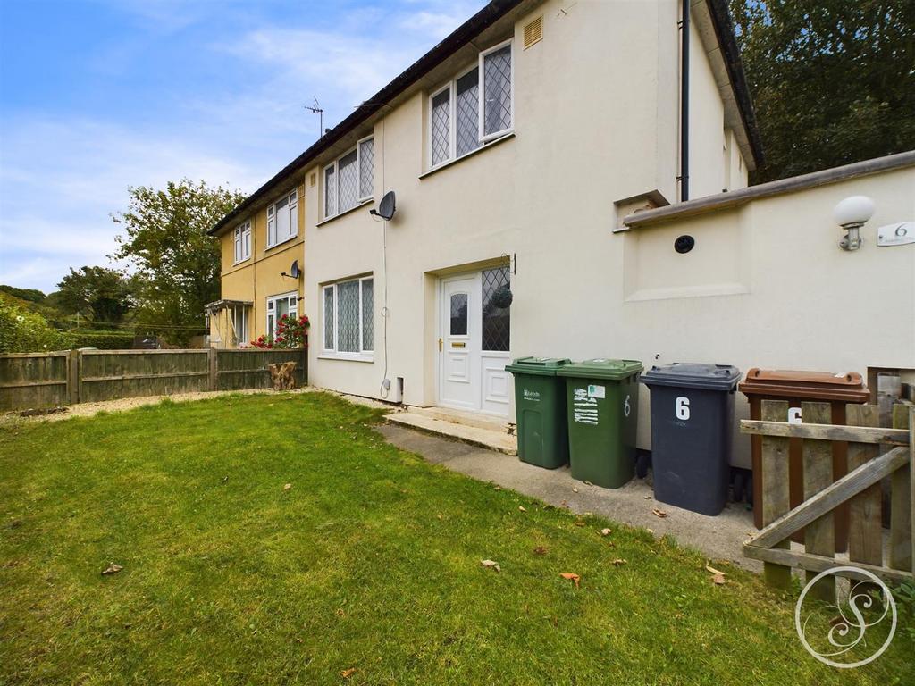 Alderton Place, Leeds 3 bed semidetached house for sale £240,000