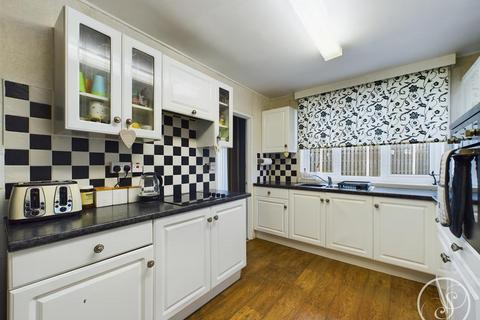 6 Alderton Place, Leeds, LS17 5LL