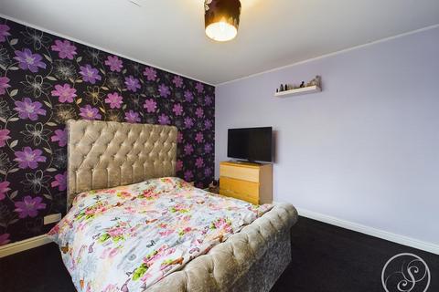 6 Alderton Place, Leeds, LS17 5LL