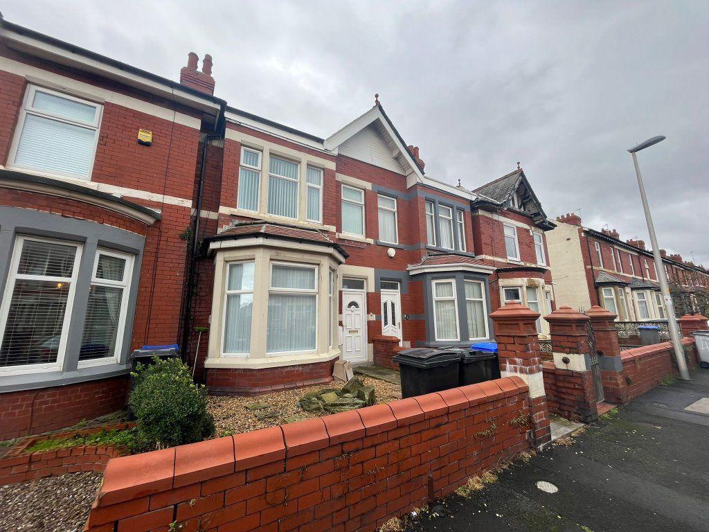 Cornwall Avenue, Blackpool, Lancashire 1 bed flat £475 pcm (£110 pw)