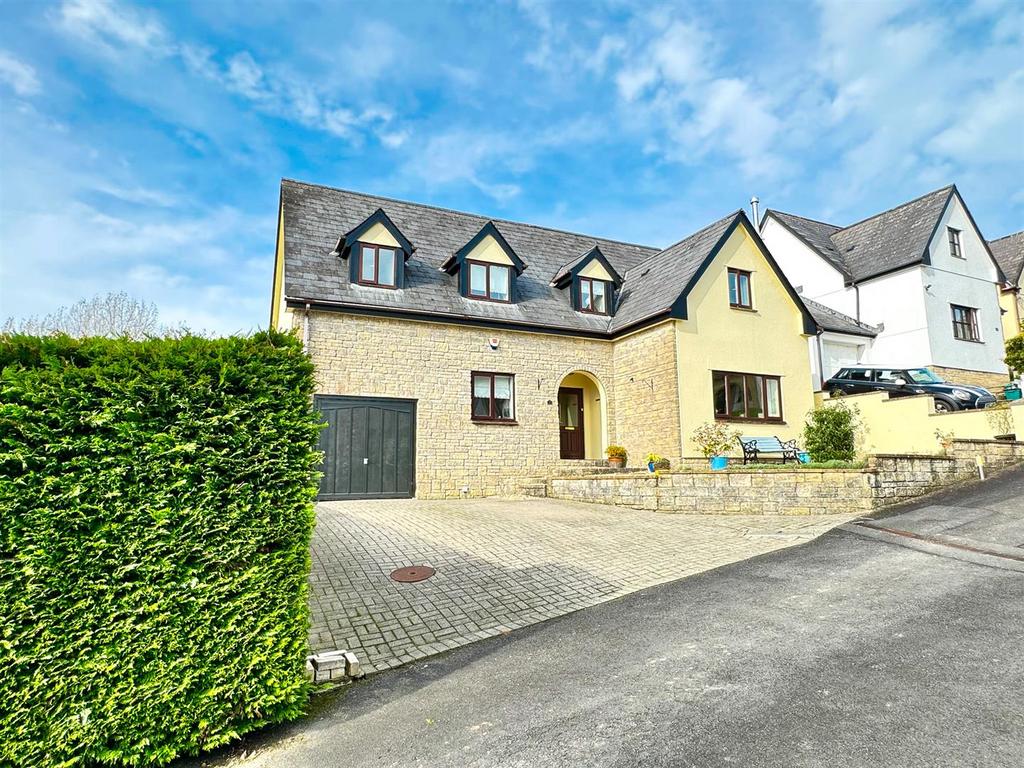 Fairways Drive, High Bickington, Umberleigh 5 bed detached house for