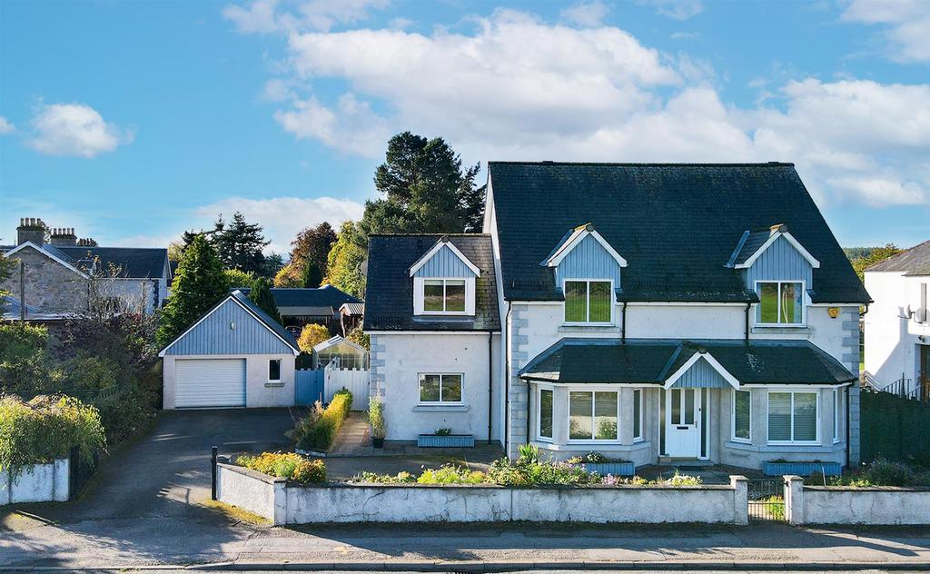 Cromdale Road, Grantown on Spey 5 bed detached house for sale £515,000