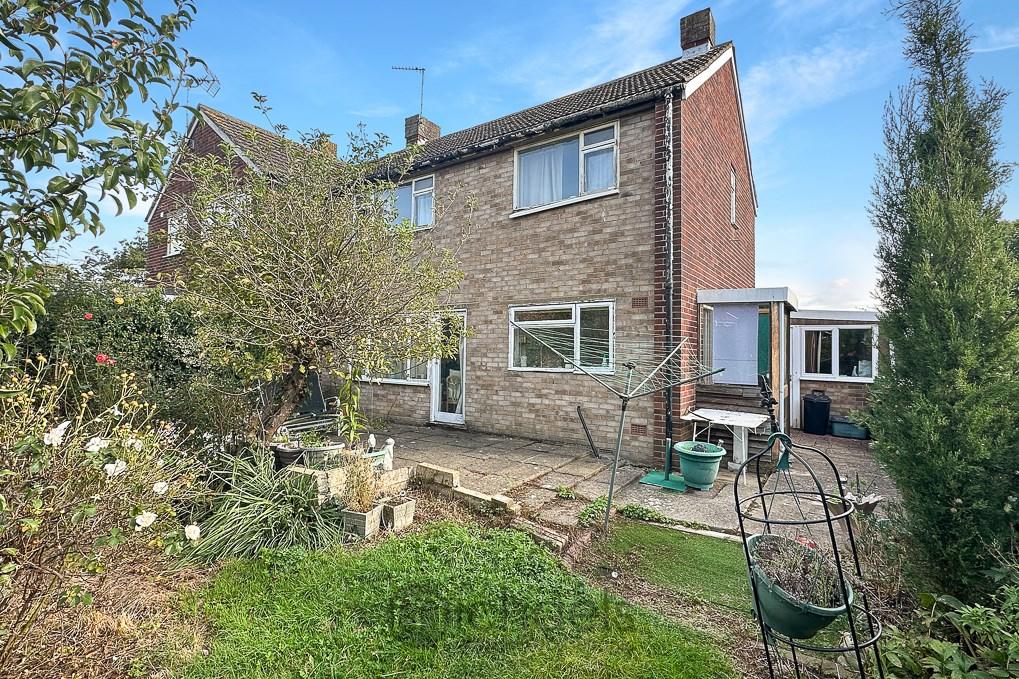 Templewood Road, Colchester, CO4 3 bed semidetached house for sale £