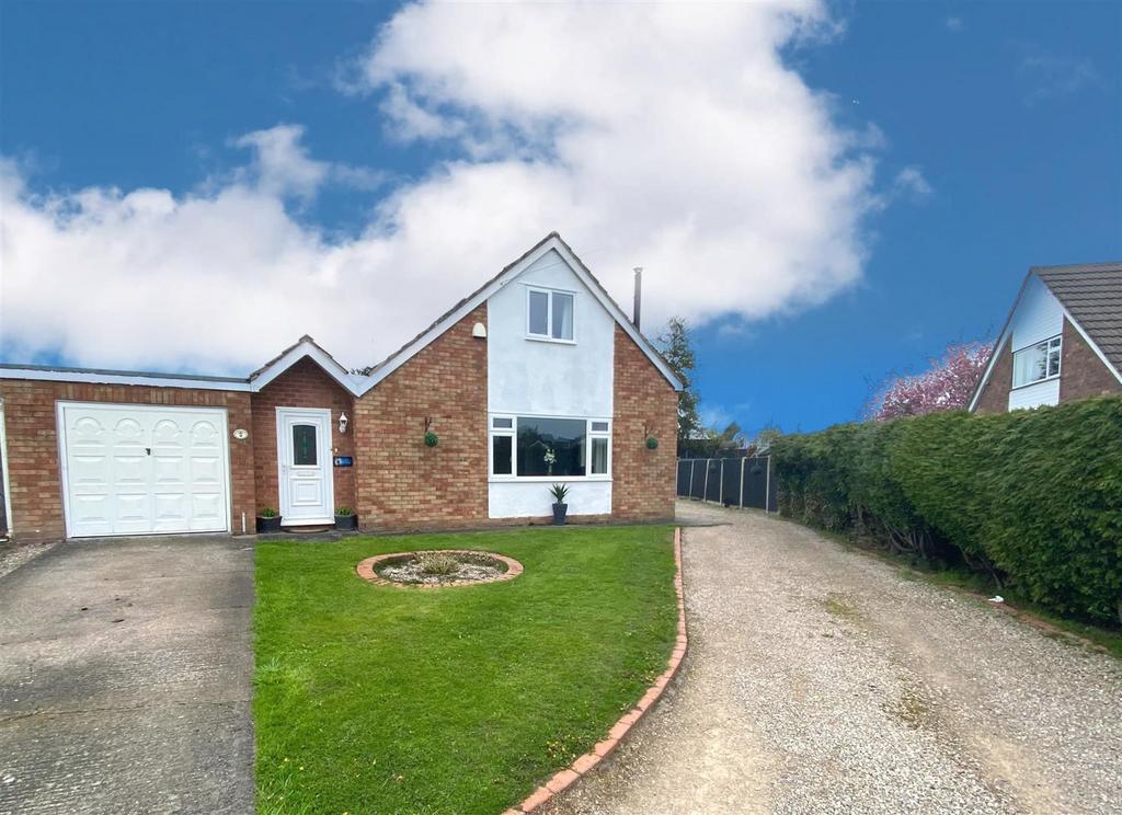 Cob Grove, Bomere Heath, Shrewsbury 5 bed link detached house for sale