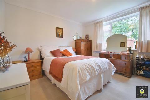2 bedroom maisonette for sale, Orchard Close, Longford