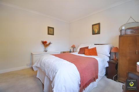 2 bedroom maisonette for sale, Orchard Close, Longford