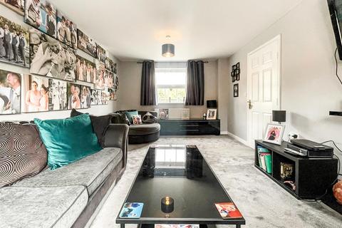 5 bedroom semi-detached house for sale, Premier Way, Sittingbourne