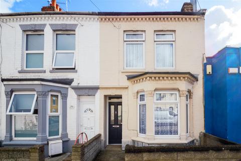3 bedroom terraced house for sale, Richmond Road, Gillingham