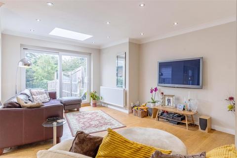 9 Caisters Close, Hove, BN3 6GQ
