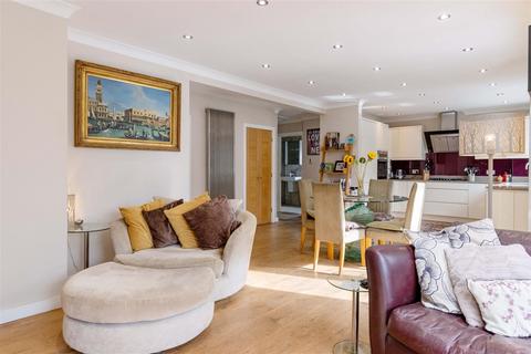 9 Caisters Close, Hove, BN3 6GQ